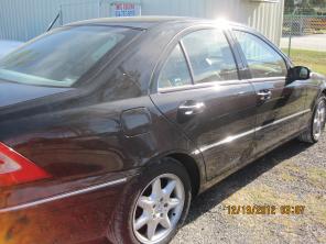 Mercedez benz C240 2004 8000$